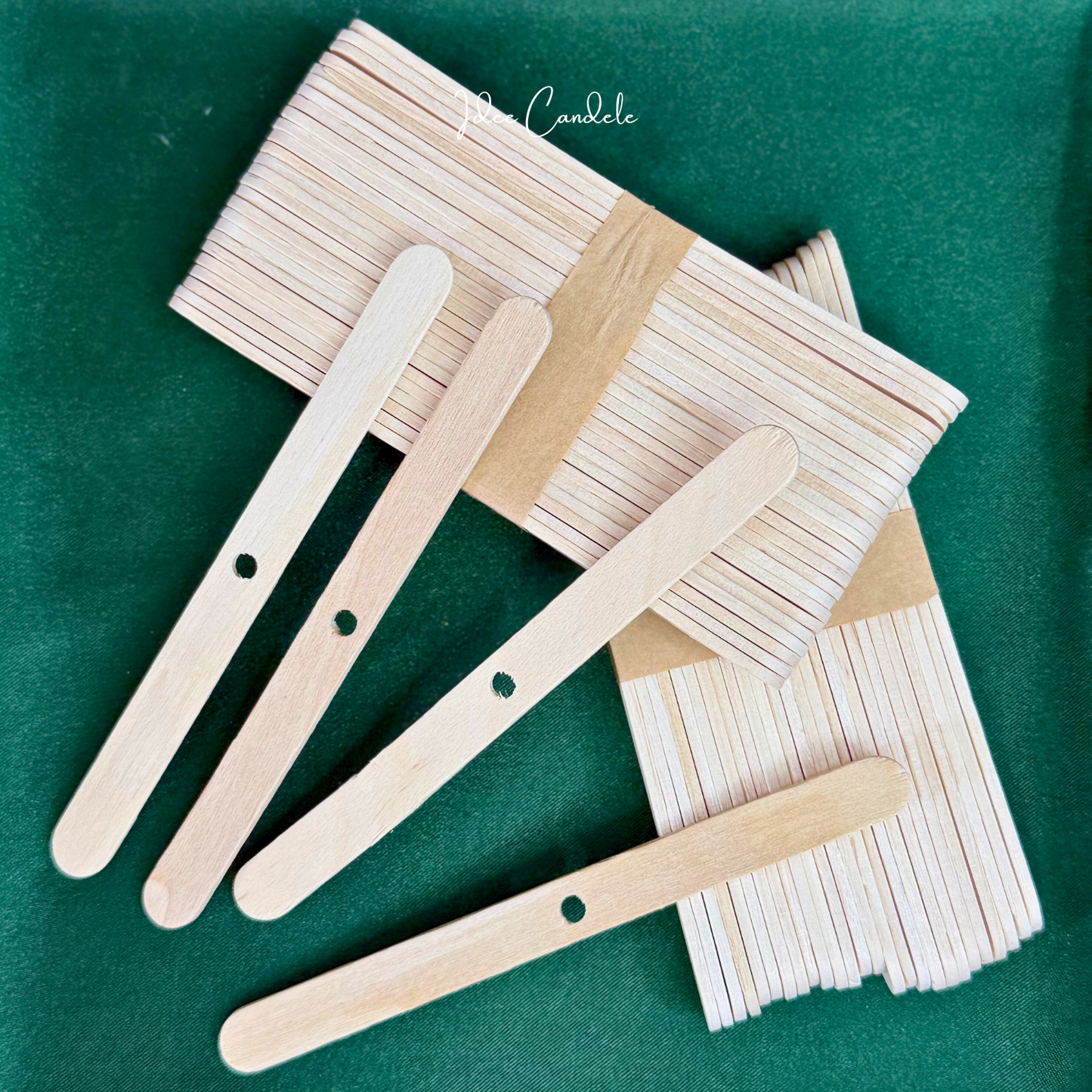 Bastoncini di legno forati