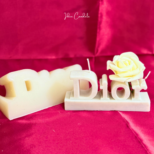 D.IOR Scritta